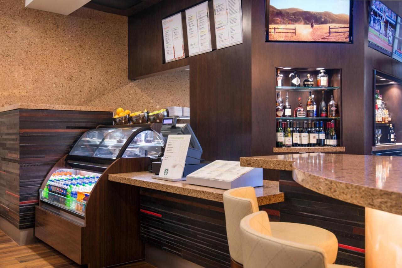 Courtyard By Marriott Irvine Spectrum Экстерьер фото