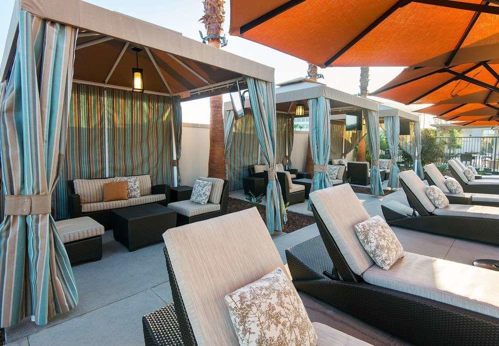Courtyard By Marriott Irvine Spectrum Экстерьер фото