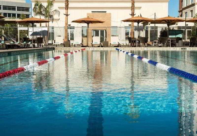 Courtyard By Marriott Irvine Spectrum Экстерьер фото