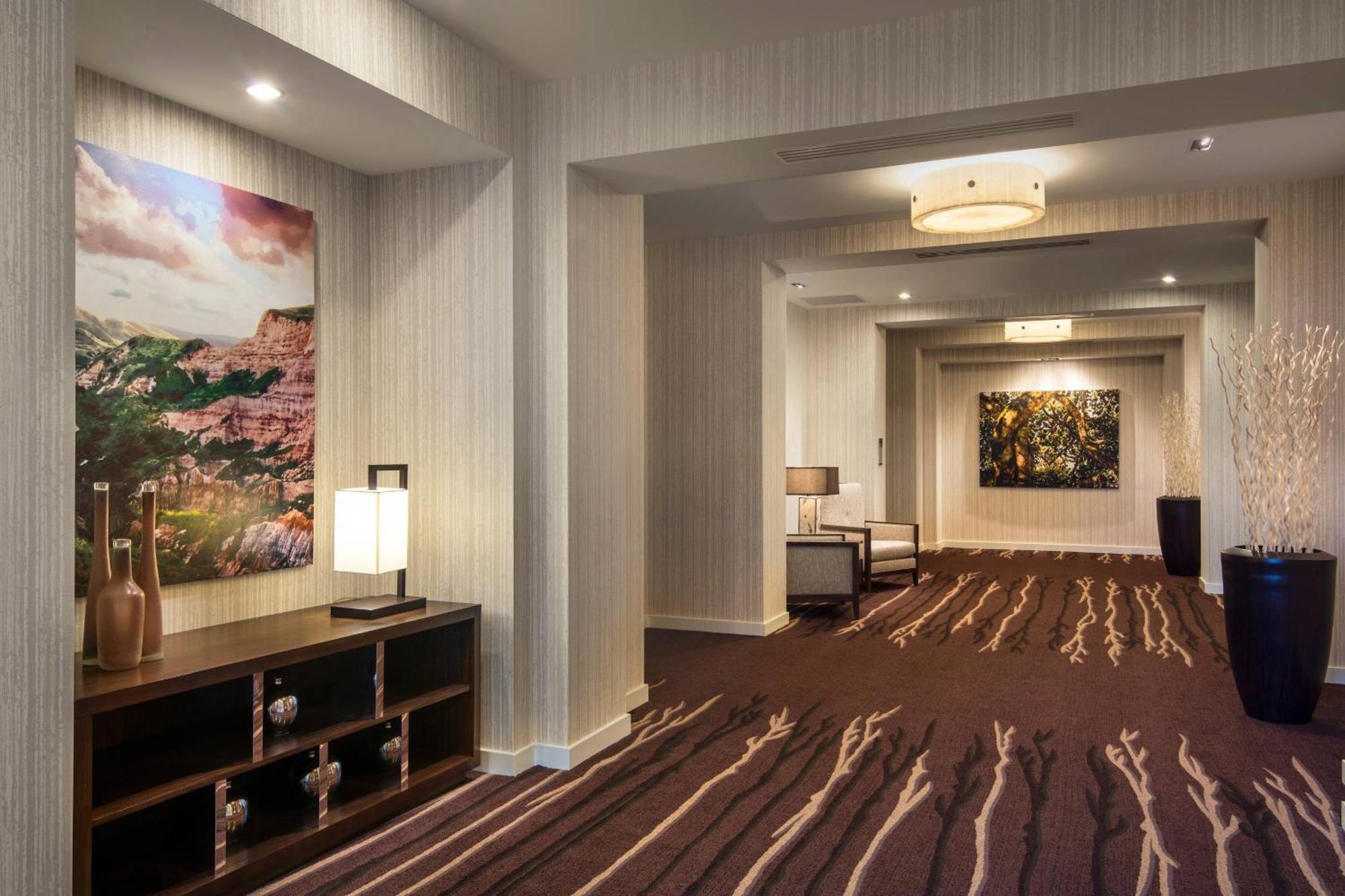 Courtyard By Marriott Irvine Spectrum Экстерьер фото