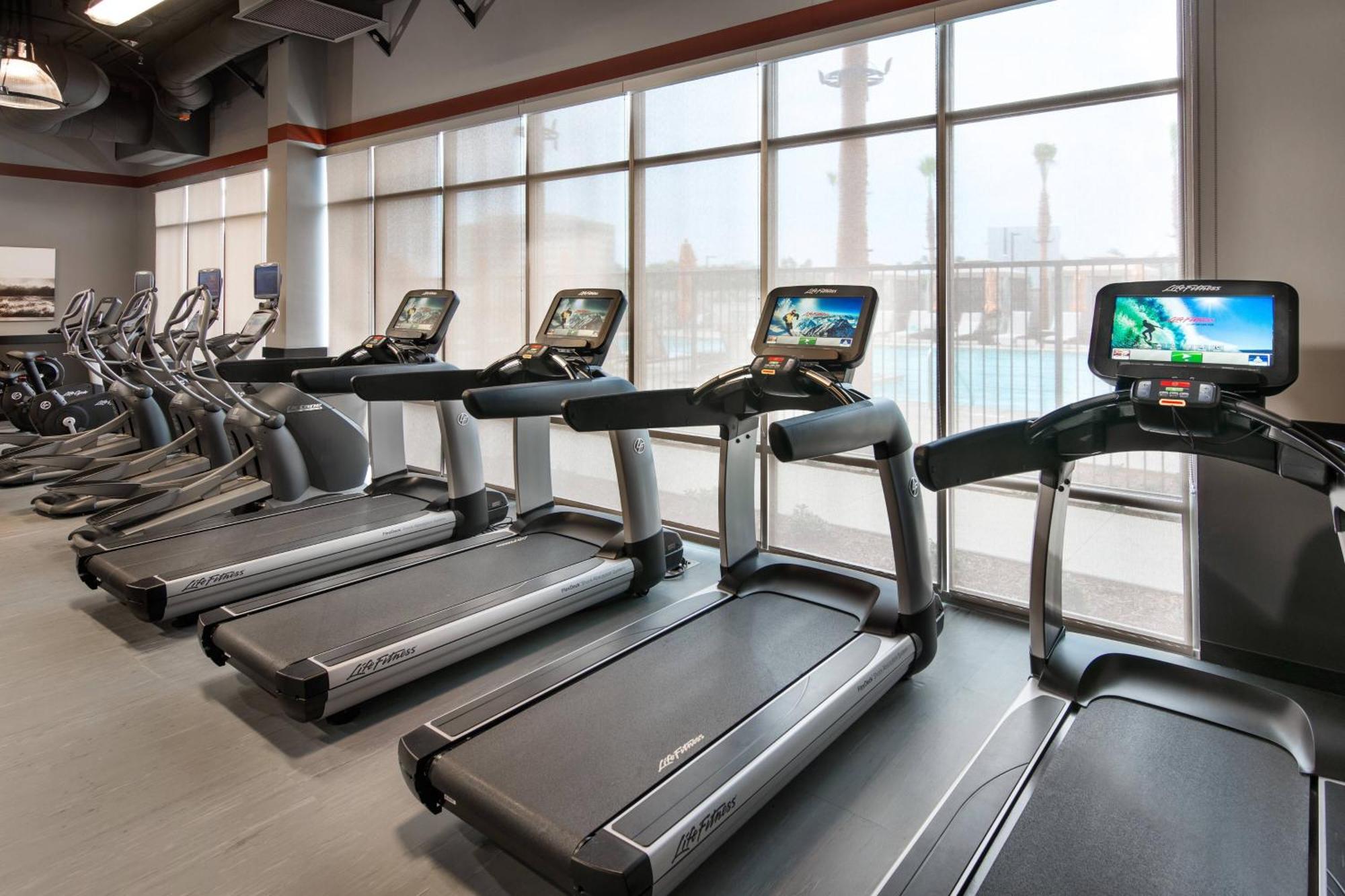 Courtyard By Marriott Irvine Spectrum Экстерьер фото