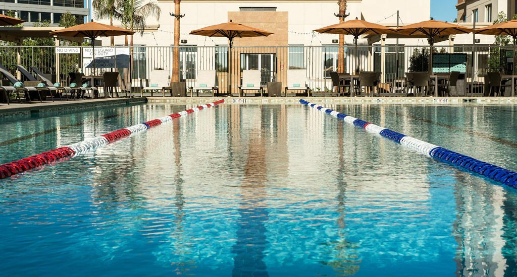 Courtyard By Marriott Irvine Spectrum Экстерьер фото