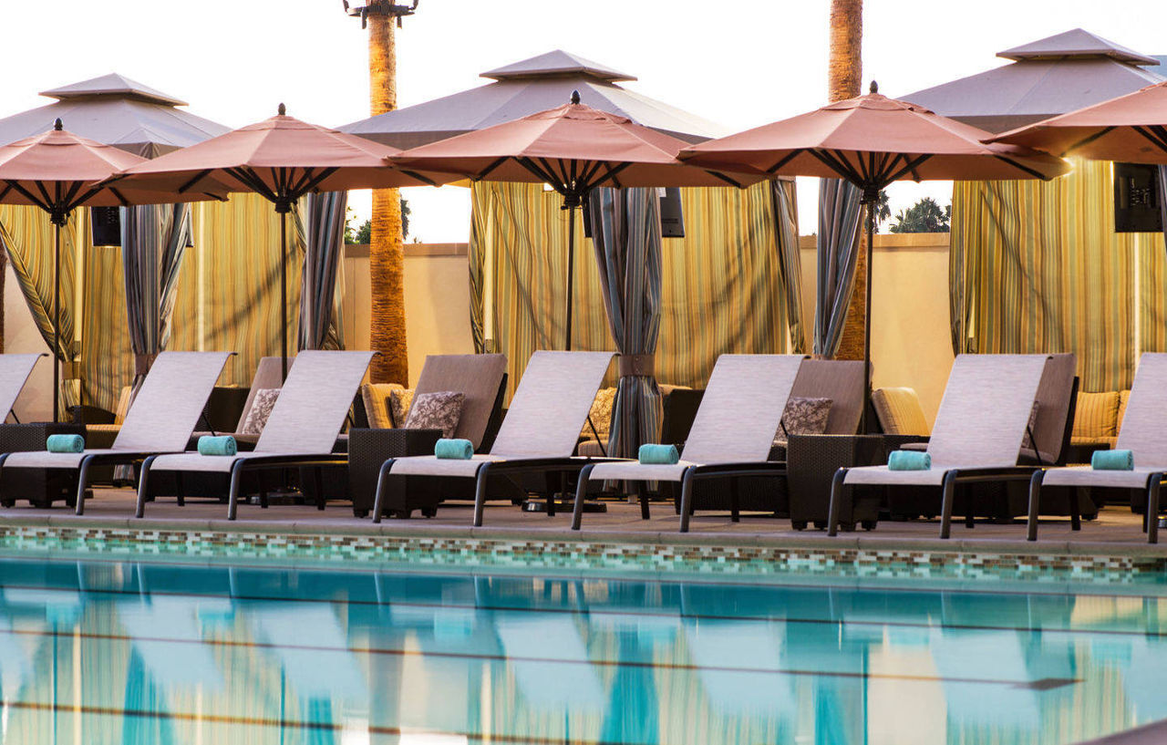 Courtyard By Marriott Irvine Spectrum Экстерьер фото